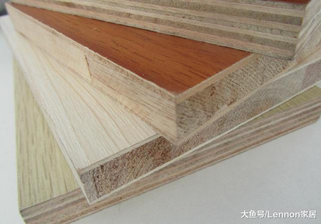 打造衣柜，为什么有钱人都不用这种板材？听木工一说，懊悔没早知