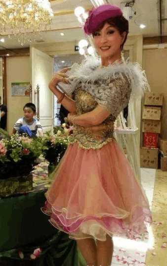 30年不吃晚饭，外形似少女，谁能看出她63了