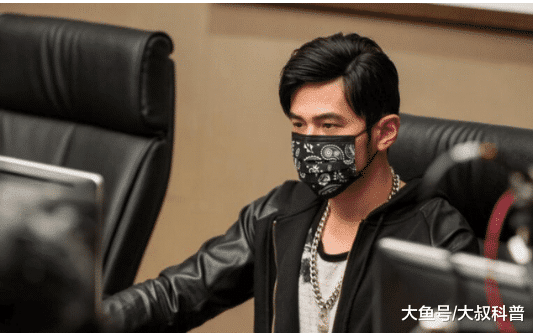 曾经周杰伦花接近2000万打造的网吧，包间贵得离谱，现在怎样了？