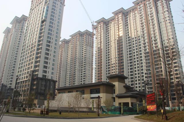 买房时不懂＂远四近三＂原则，入住后才知有多坑，难怪到手就贬值