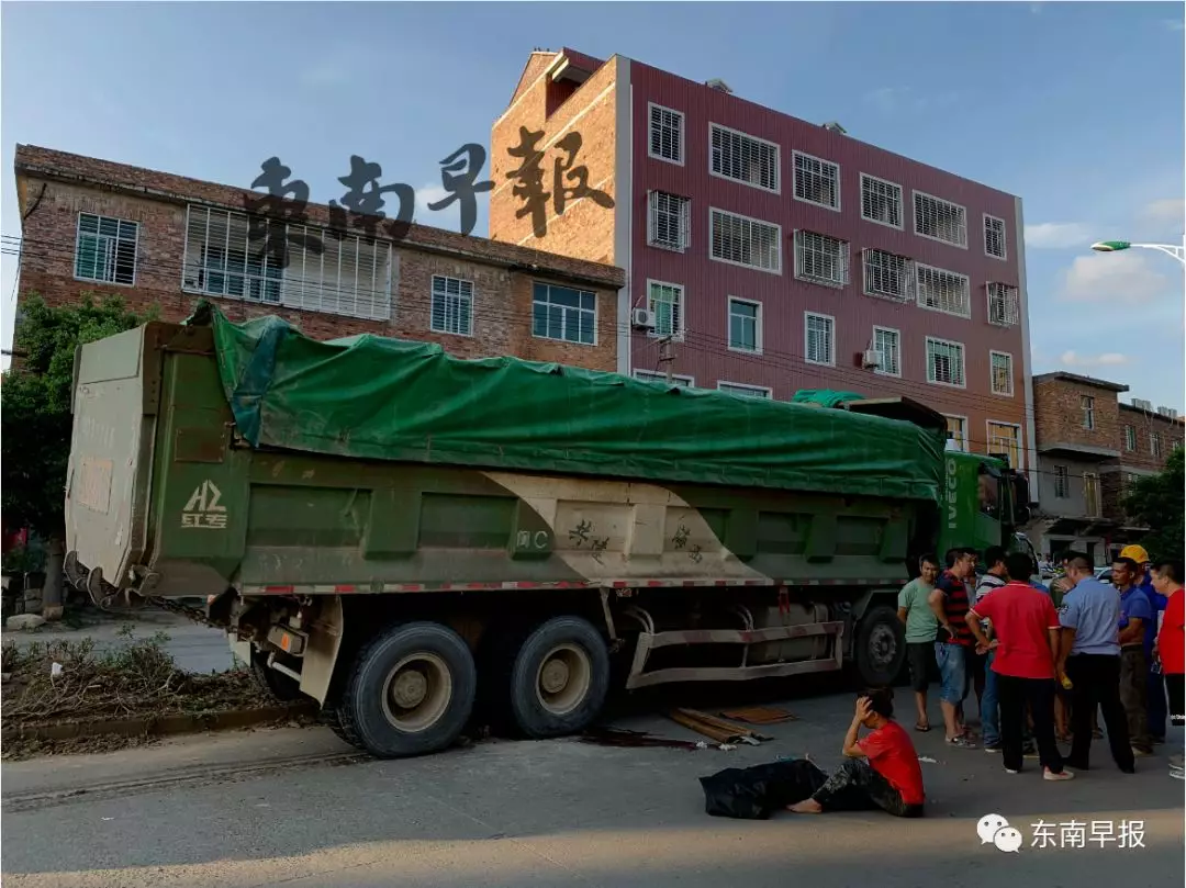 最新南安：7岁女孩被撞身亡，离回家仅20米，切永远回不了了