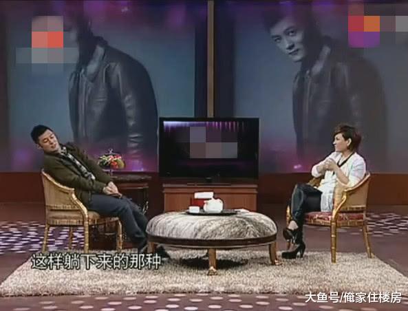 李静问余文乐：在香港，1000万能买一栋山上的别墅吗？