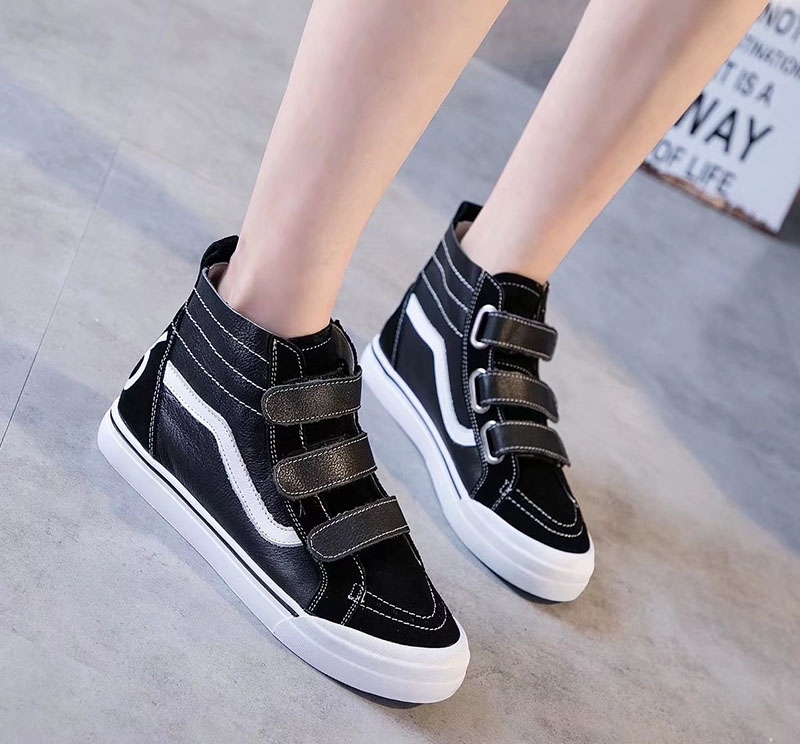 快开学了，想给女儿买第2双渔夫鞋，她非说第5款好看不撞鞋