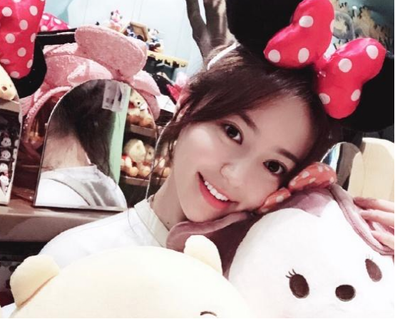 带你看看黄梦莹住的豪宅，室内装修简约又时尚，设计师一看都夸赞