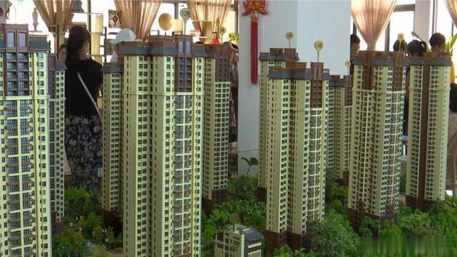 昆明经开区一楼盘碰瓷名牌房企 封顶31层卖出33楼房