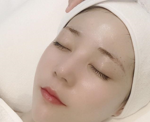 中国“万能级精华”海外爆红，却因太廉价被国人唾弃，外国人：不识货