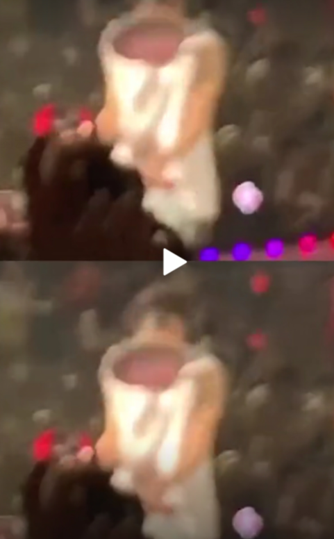 因爱生恨，男星演唱会被粉丝抛物砸脸！