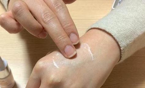 医学院“骨灰级”博士曝光：药店一“阴性药膏”，抹一抹，色斑迅速退场