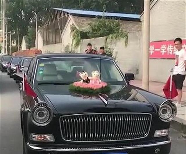 北京一富二代用红旗L5做婚车，网友看后称：有钱也不一定叫得到!