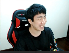 虎牙主播骚男离婚之后，绽放第二春，陪玩小姐姐要以身相许？