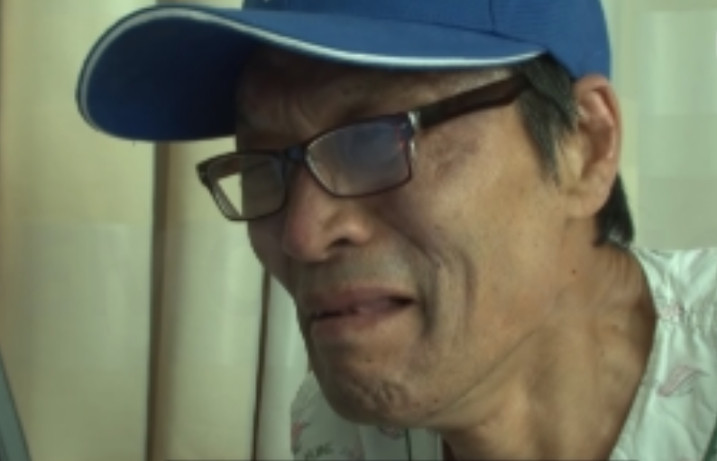 狗狗因火灾而没了家，可它从未放弃等待主人归来，团圆时让人泪目