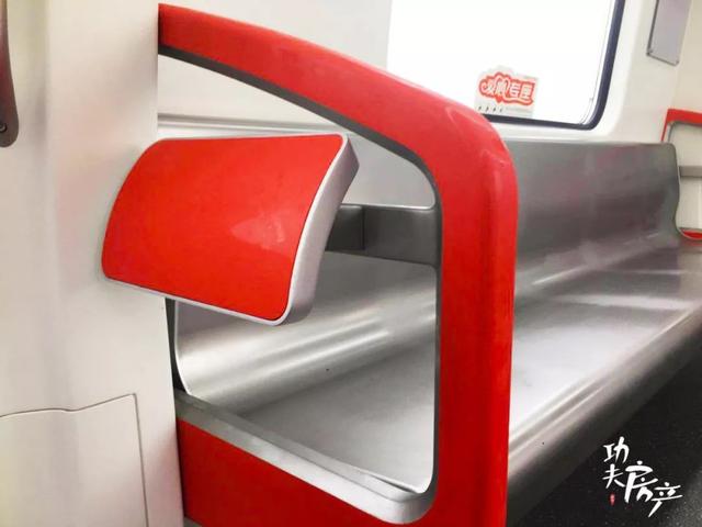 现场直击：佛山2号线列车下线！超多创新设计！预计2021年9月载客