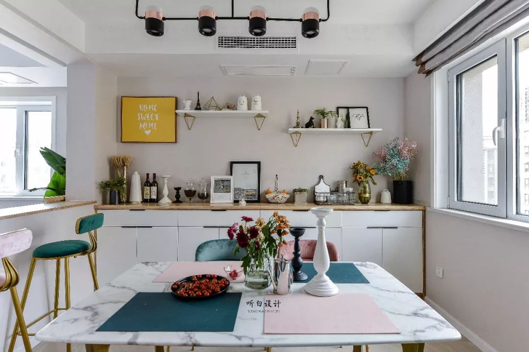 定制餐边柜，记得带抽屉，很方便的设计！