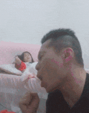 爆笑GIF：伴娘们，加油啊，你们一定要顶住敌人的炮火