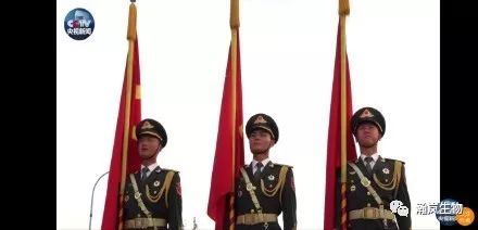 【带着使命降生，怀着忠诚离去】