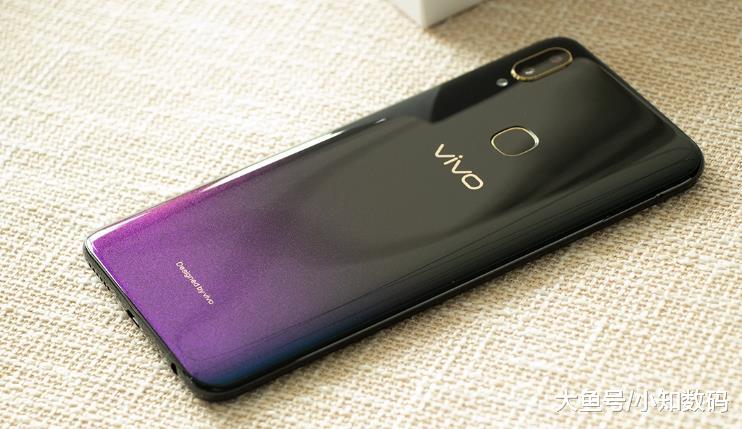 vivo开启清仓模式，128GB+骁龙670+18W快充，跌至898