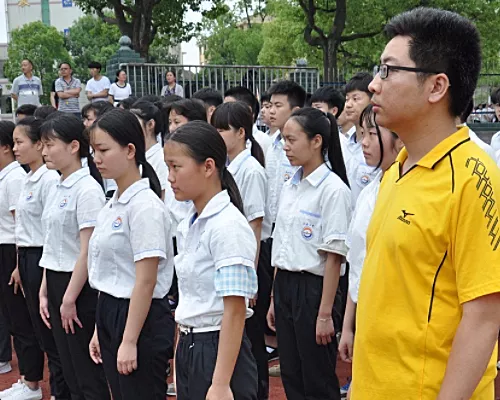 初中生跑操，这2种学生最“积极”，说对了别恼