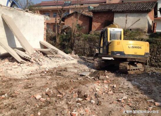 老爹狂砸40万建的两层小别墅, 邻居们都说好, 却被儿媳喷的一无是处