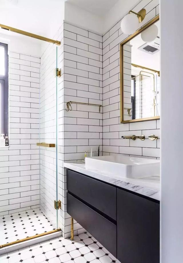 卫生间别再傻傻挂镜子了, 聪明人都换成这种, 看完立马效仿!