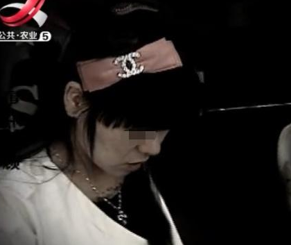 男子把全部收入给了妻子 只为劝妻子离婚 自己和“女友”长相厮守