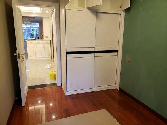 老婆坚持装吊灯, 木工花了1.6w, 完工效果惊艳, 朋友来参观倍有面