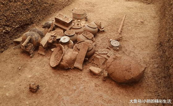 「金枝玉叶」\古墓发现的一物,让专家激动大叫:千年传说终于得到证实\