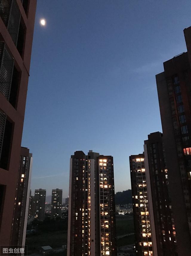 这些的房子成为“累赘”，炒房的人哭了，三四线城市房子卖不出去