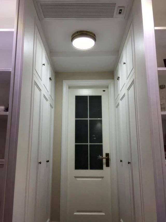 135平米简美三居，入户花园包进客厅瞬间多出一间书房，真实用