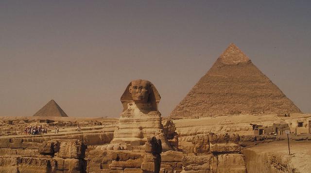 国王拜神偷为师，盗走丘吉尔怀表，一餐吞掉8只烤猪，被活活撑死