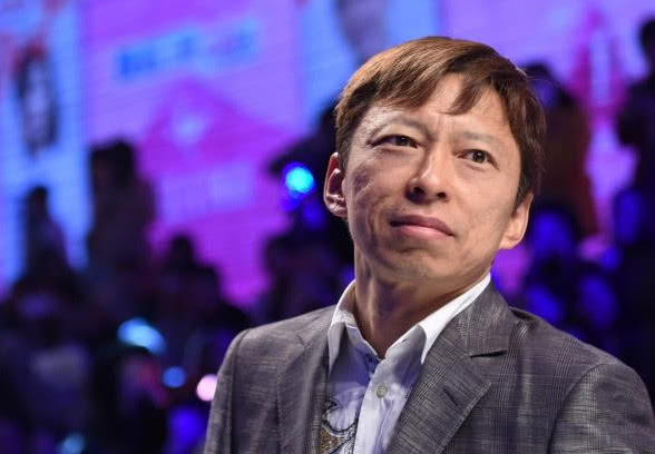 如果被泼水的是你，咋整？搜狐张朝阳：当然躲开，不是水怎么办