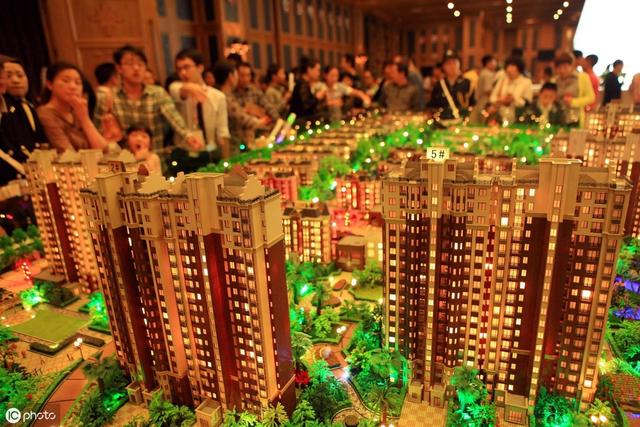 三四线城市正在崩塌？那么小县城的房子到底还能不能买？给你答案