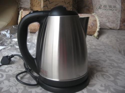 家里别再用这种电热水壶了, 听内行人的分析, 懊恼知道太晚了!