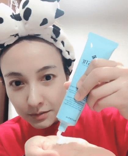 吴昕不小心晒出“续命”面膜，价格曝光后，网友：明星的真实消费！