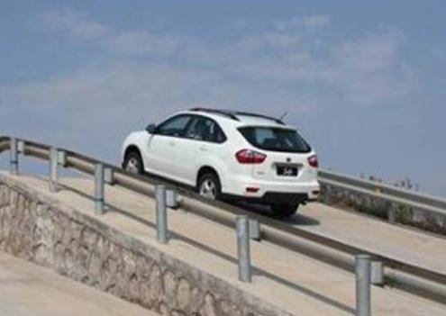 车上有个功能“喝油如喝水”老司机：开车关闭它，能省下25%的油