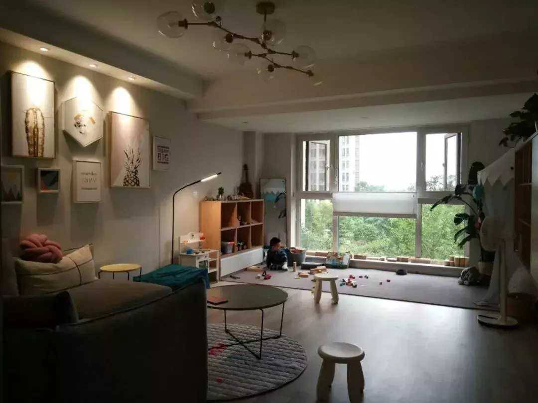 小户型客厅不以电视为中心, 那么该如何去设计?