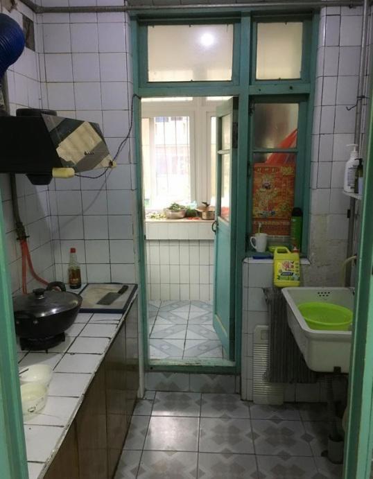 70平的二手房又脏又破，花6万块钱改造之后，婆婆惊到合不拢嘴