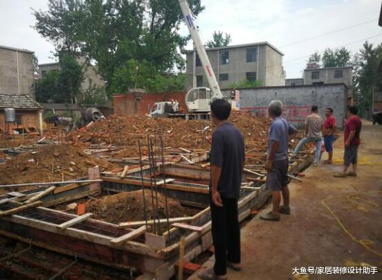 反哺父母养育之恩, 花15万替父母自建两层小洋房, 邻居都说物超所值