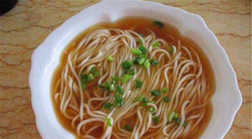 为什么面馆里一般都是用水煮面然后放高汤里呢？看完你就知道了！