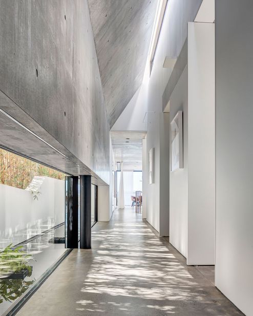 俯瞰悉尼港的建筑--新月楼