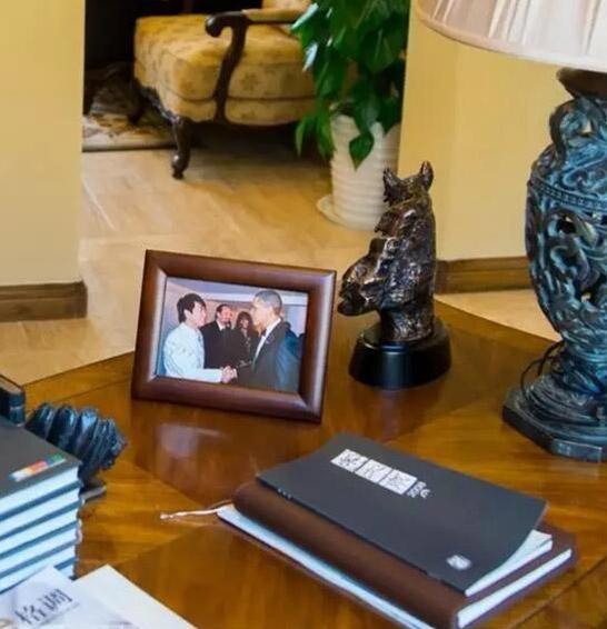 晒晒郎朗生活中的家，客厅用名贵钢琴当装饰，也只有他能这样做了