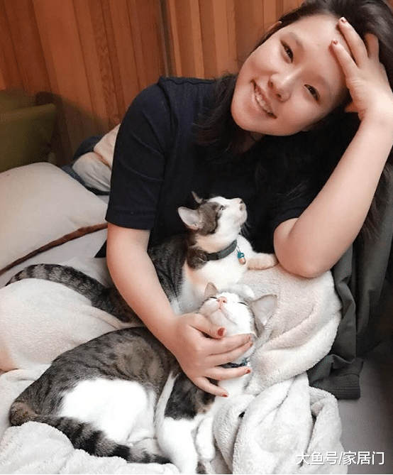 谢依霖现实的家，在家喜欢做一些工艺品，内部设计简约时尚