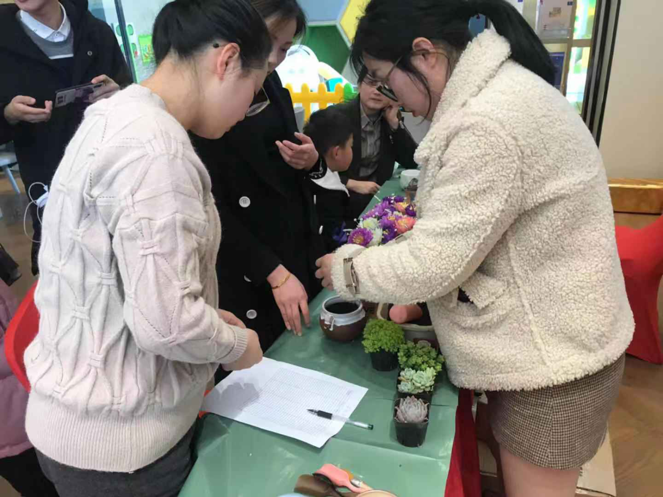 箏奇斗艷，綠意相約，與悅都薈共享春天！
