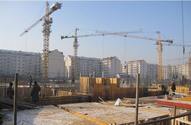 开发商“抢地”热火朝天，党报告诫后果很严重，这回开发商赌对吗