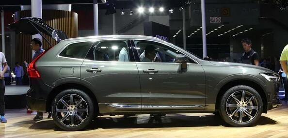沃尔沃对飚凯迪拉克，XC60和XT5选谁？车主：买它真是买对了