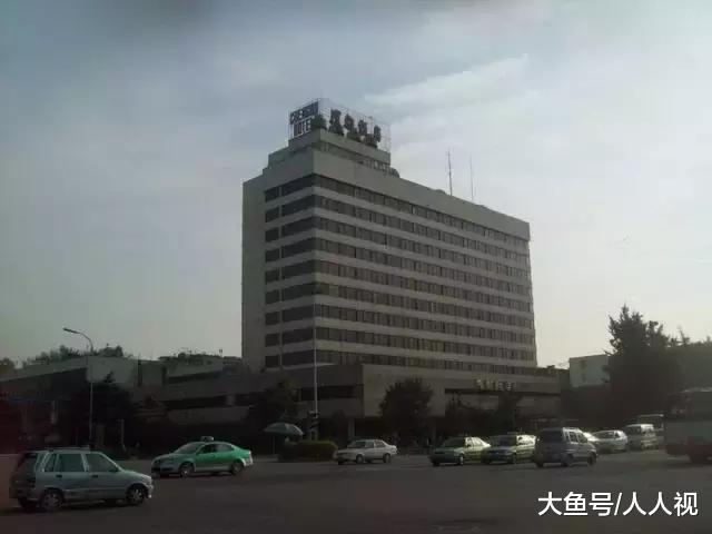 一张11年前的成都房地产广告，看完后我泪崩了