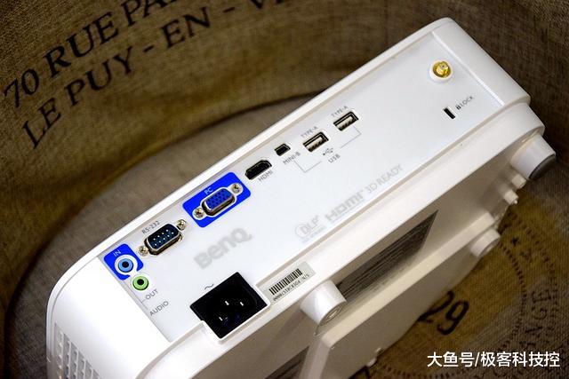 摆脱传统线体束缚，明基E580无线投射定义新商务投影