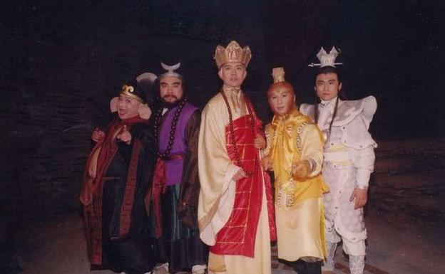 多少人骂了19年的烂片鼻祖《西游记后传》，为何现在被送上了神坛？