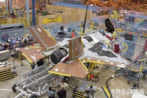日本F-35坠海，美国猛然醒悟：日本军工潘多拉魔盒已悄然打开