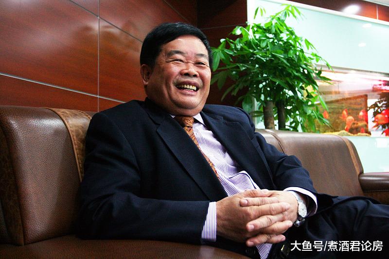 买房还是再等等？曹德旺早就有了“暗示”，楼市已经告别黄金时期