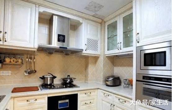 新房刚刚装修完，厨房用了几天发现了4大问题，真想拆了重新装